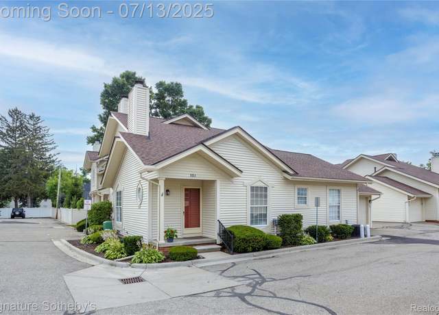 Property at 325 W Ann Arbor Trail Ct, Plymouth, MI 48170, 2 beds, 2.5 baths