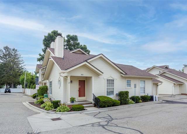 Property at 325 W Ann Arbor Trail Ct, Plymouth, MI 48170, 2 beds, 2.5 baths