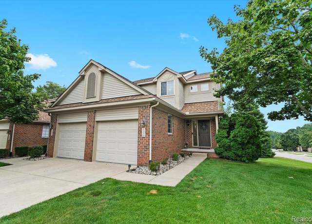 Property at 1339 Azalea Ln, Waterford Charter Township, MI 48327, 2 beds, 2.5 baths
