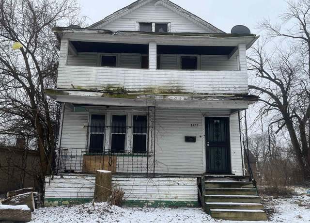 Property at 1917 Louise Highland Park St, Highland Park, MI 48203, 3 beds, 1.5 baths