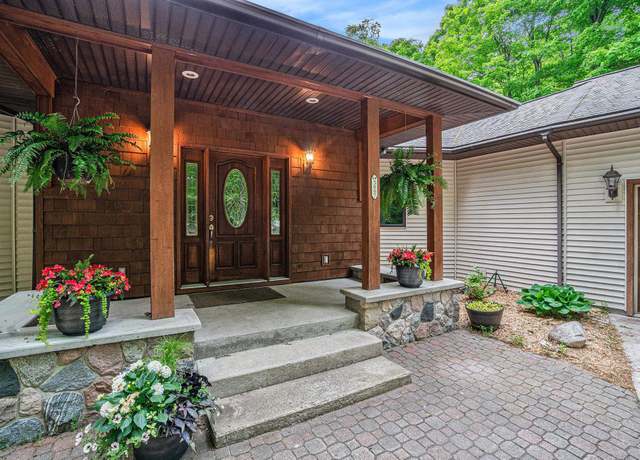 Property at 3007 Akins Ln, Bellaire, MI 49615, 4 beds, 3 baths