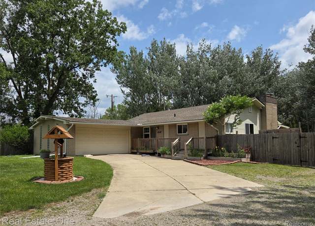 Property at 15701 Middlebelt Rd, Romulus, MI 48174, 3 beds, 2 baths