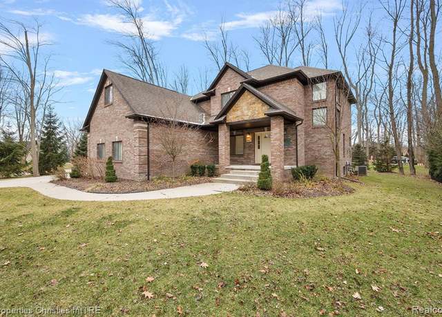 Property at 68347 Oak Ridge Cir, Richmond, MI 48062, 4 beds, 2.5 baths