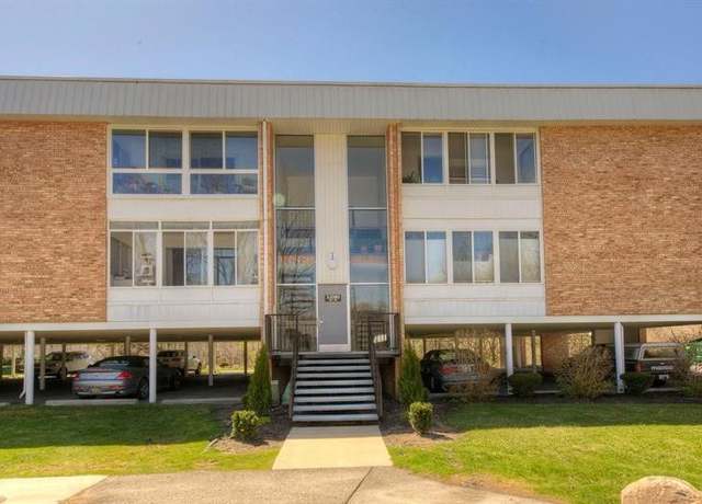Property at 32080 Grand River Ave #82, Farmington, MI 48336, 2 beds, 2 baths