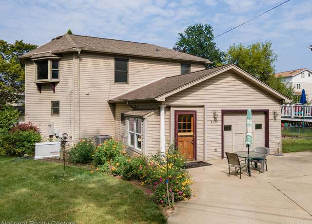 Property at 1117 S Long Lake Blvd, Orion Charter Township, MI 48362, 3 beds, 3 baths