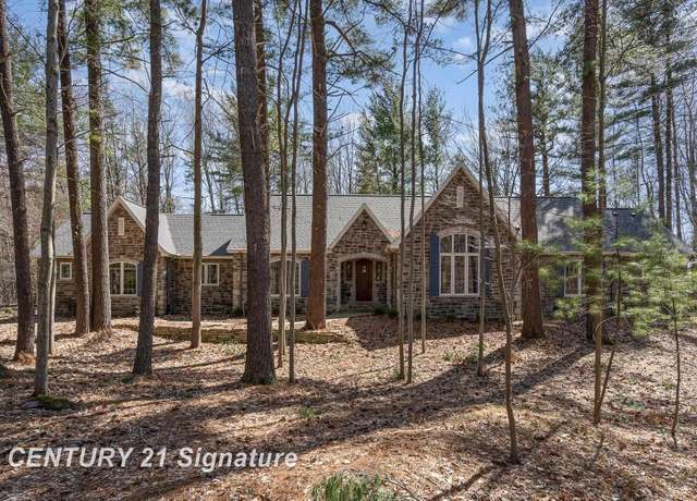Property at 3698 E Felicia Dr, Midland, MI 48642, 4 beds, 4.5 baths