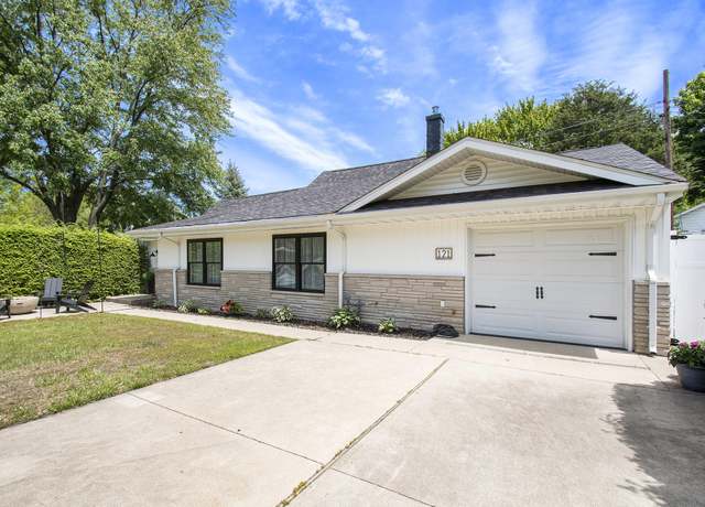 Property at 121 S Barker St, New Buffalo, MI 49117, 3 beds, 2 baths