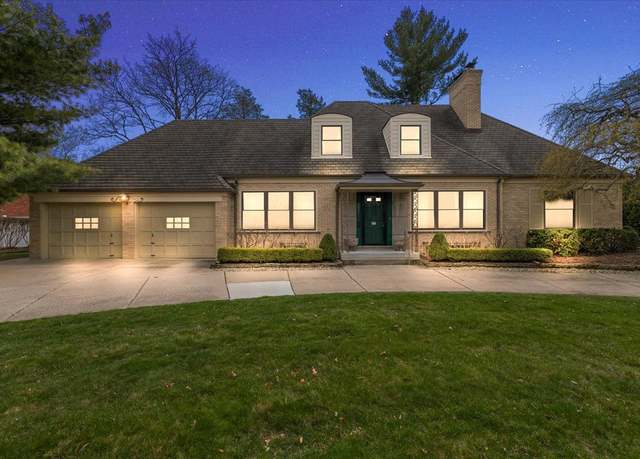 Property at 331 Crescent Dr, Dearborn, MI 48124, 3 beds, 3 baths