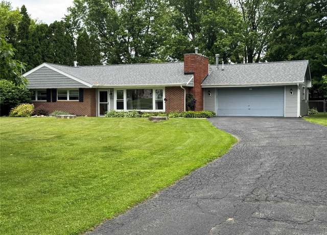 Property at 4403 Killarney Park Dr, Burton, MI 48529, 3 beds, 1.5 baths