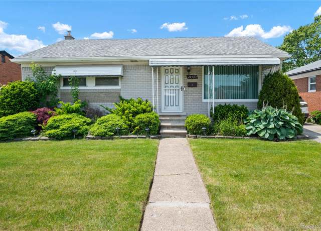 Property at 24585 Johnston Ave, Eastpointe, MI 48021, 3 beds, 2 baths
