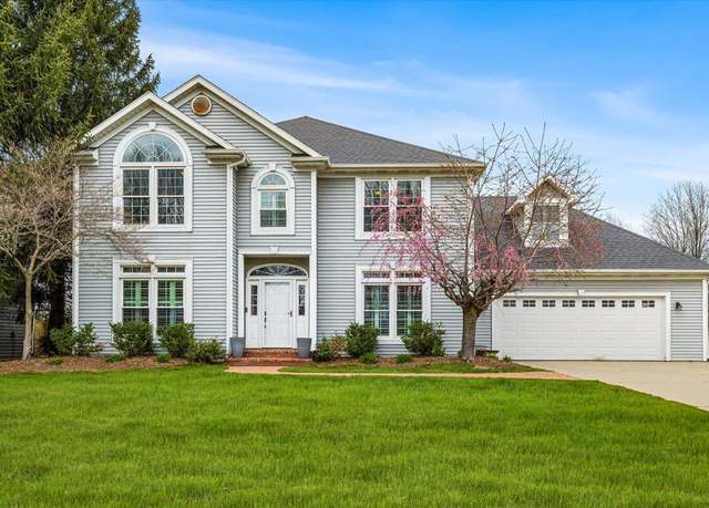 Property at 973 Heights Dr, St Joseph, MI 49085, 5 beds, 3 baths