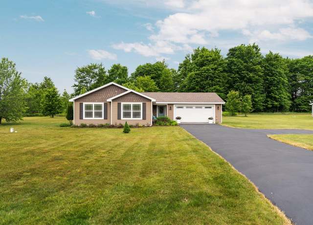 Property at 9338 Kingsfield Dr, Kingsley, MI 49649, 3 beds, 2 baths