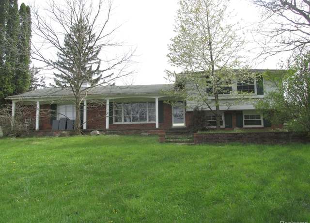 Property at 1261 Brauer Rd, Oxford, MI 48371, 4 beds, 3 baths
