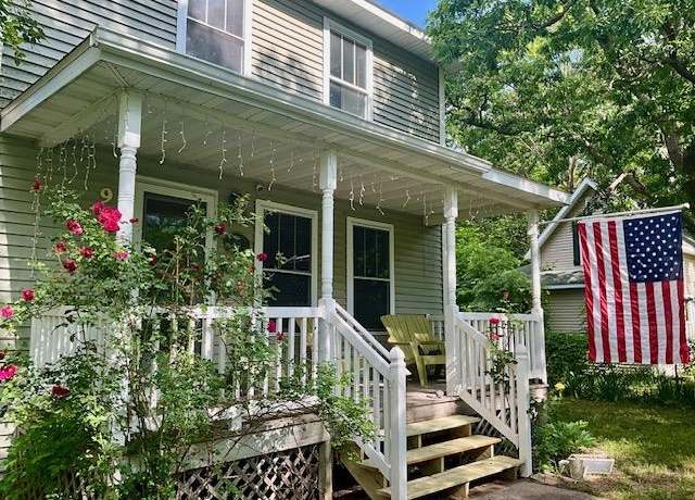 Property at 958 Barlow St, Traverse City, MI 49686, 3 beds, 1.5 baths