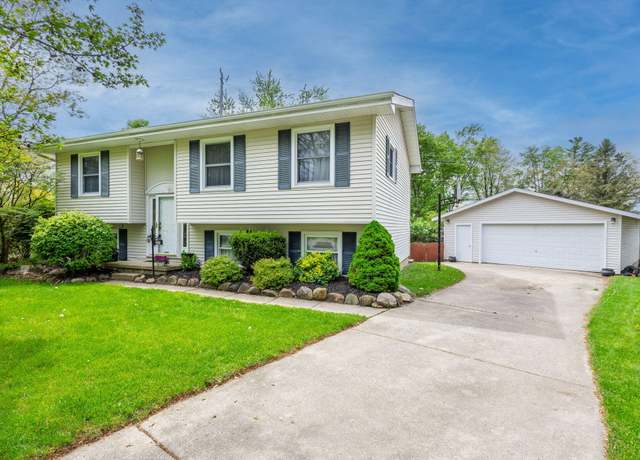 Property at 201 Colebrook Dr, Clinton, MI 49236, 3 beds, 2 baths