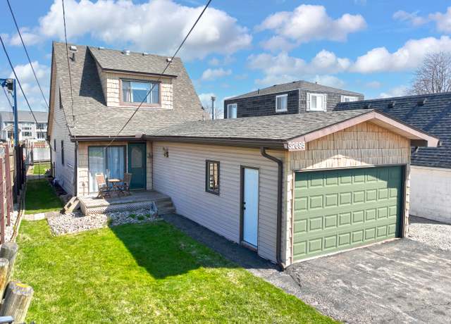 Property at 32695 S River Rd, Harrison Township, MI 48045, 3 beds, 1.5 baths