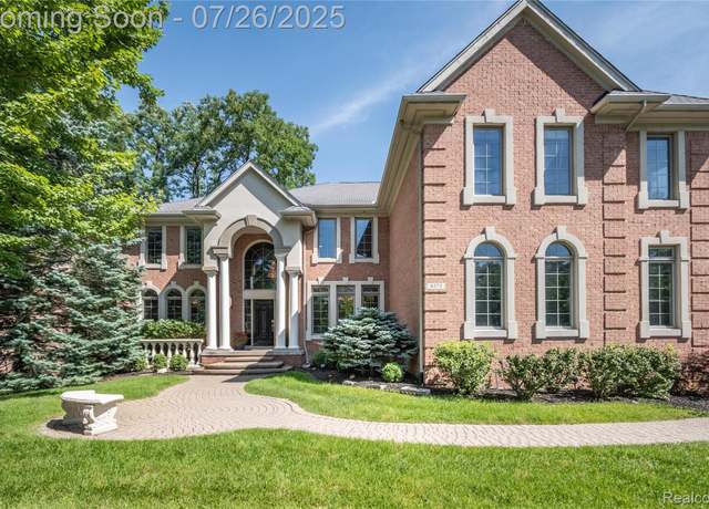 Property at 4575 Forest Edge Ln N, West Bloomfield, MI 48323, 5 beds, 5 baths