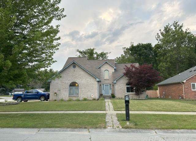 Property at 28691 Yorkshire Dr, Chesterfield, MI 48047, 4 beds, 2.5 baths