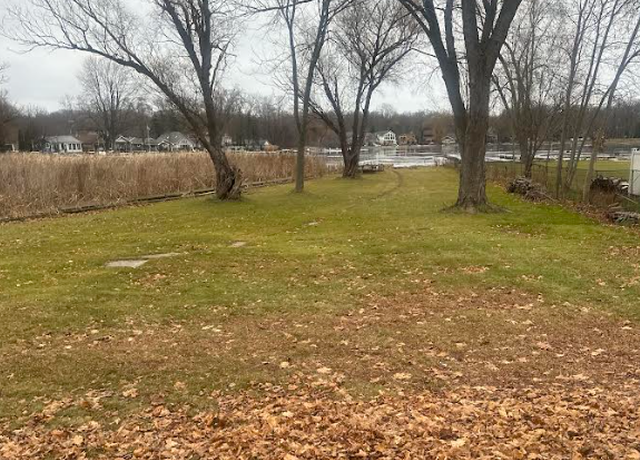 Property at 1337 Park Dr, White Lake, MI 48386, 1 bath