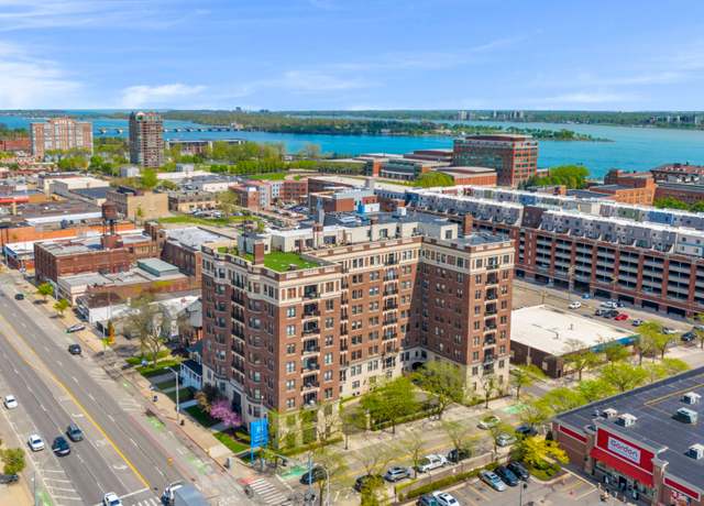Property at 2900 E Jefferson Ave Unit B4, Detroit, MI 48207, 4 beds, 3 baths