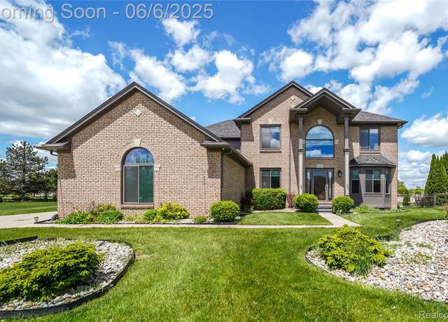 Property at 42105 Dorchester Ct, Clinton Township, MI 48038, 4 beds, 3.5 baths