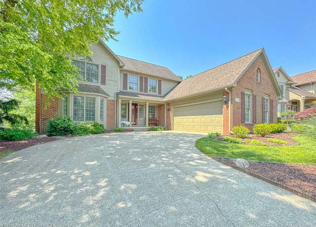 Property at 1070 Pointe Place Ct, Rochester, MI 48307, 5 beds, 3.5 baths