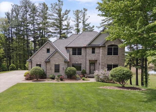 Property at 3410 Peregrine Way, Howell, MI 48843, 3 beds, 3.5 baths