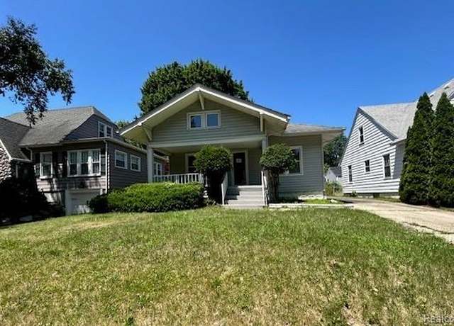 Property at 2170 Avondale St, Sylvan Lake, MI 48320, 3 beds, 1 bath