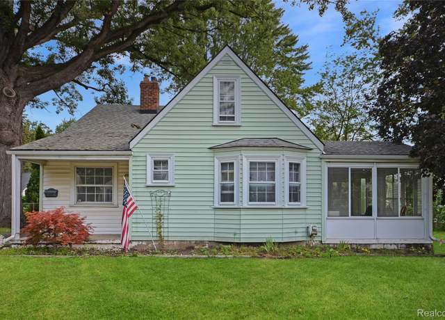 Property at 20711 Gaukler St, St Clair Shores, MI 48080, 3 beds, 1.5 baths