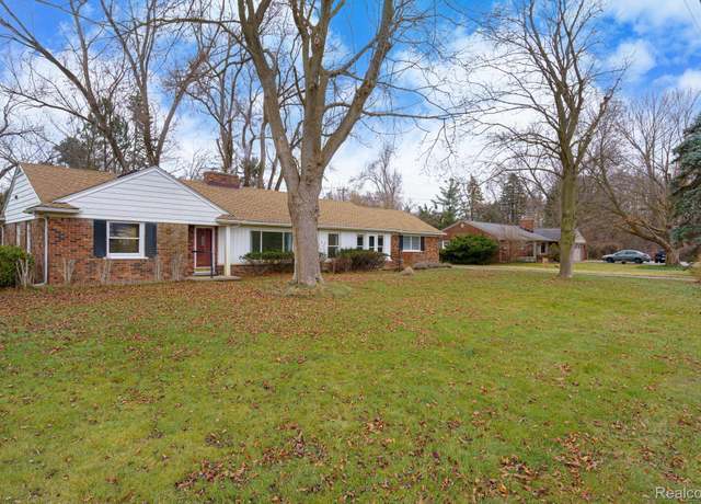 Property at 32620 Inkster Rd, Franklin, MI 48025, 3 beds, 1.5 baths