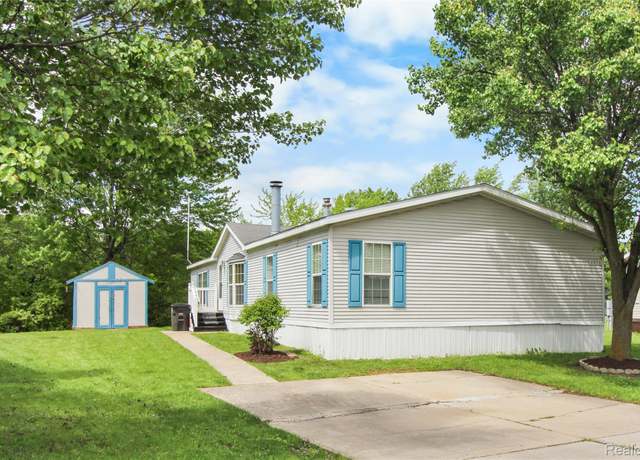 Property at 2074 Decoy Ln, Newport, MI 48166, 3 beds, 2 baths