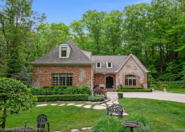 Property at 6654 College Park, Clarkston, MI 48346, 4 beds, 4 baths