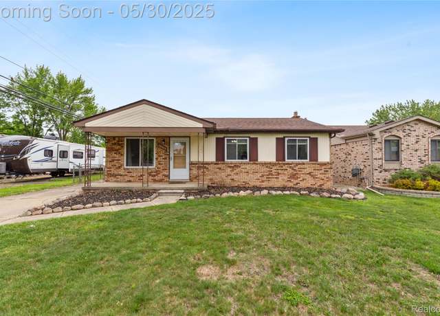 Property at 30033 Quinkert St, Macomb, MI 48066, 3 beds, 1.5 baths