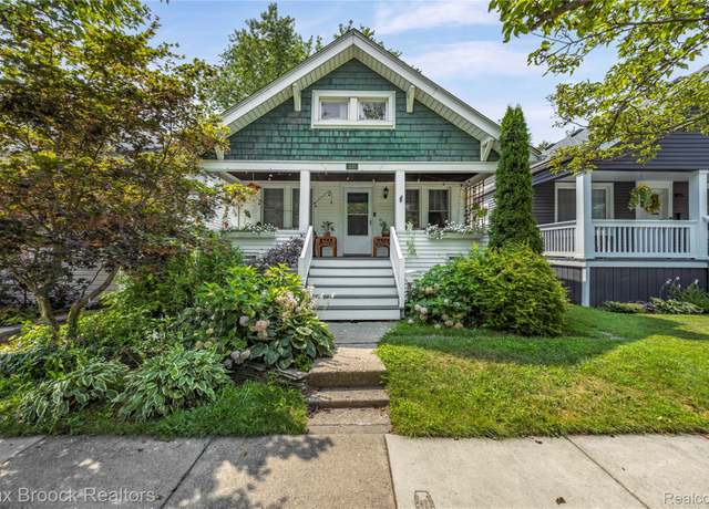 Property at 330 E Cambourne St, Ferndale, MI 48220, 3 beds, 1 bath