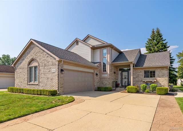 Property at 17723 Redwood Dr, Macomb Township, MI 48042, 3 beds, 2.5 baths