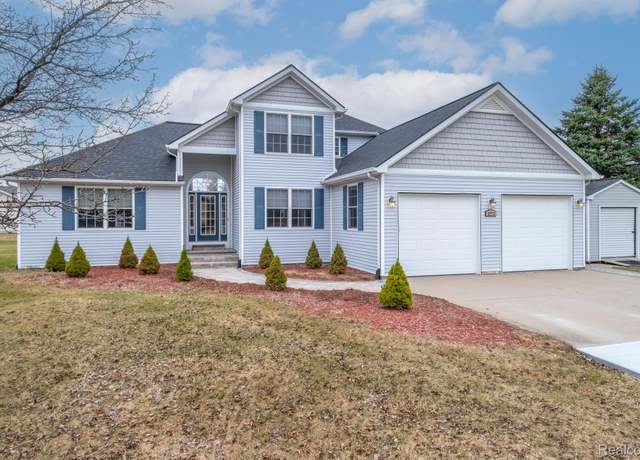 Property at 2173 Fawn Glen Cir, Lapeer, MI 48446, 3 beds, 3.5 baths
