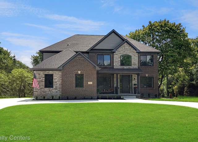 Property at 7118 Oak Ridge Ct, Clarkston, MI 48348, 4 beds, 3.5 baths
