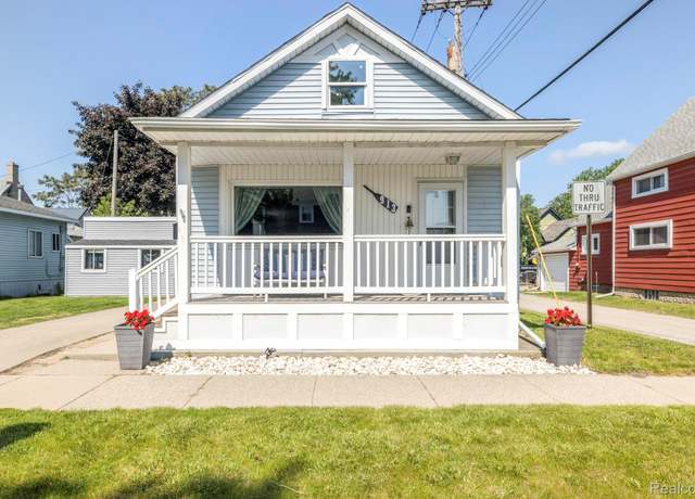 Property at 913 Michigan St, Port Huron, MI 48060, 2 beds, 1 bath