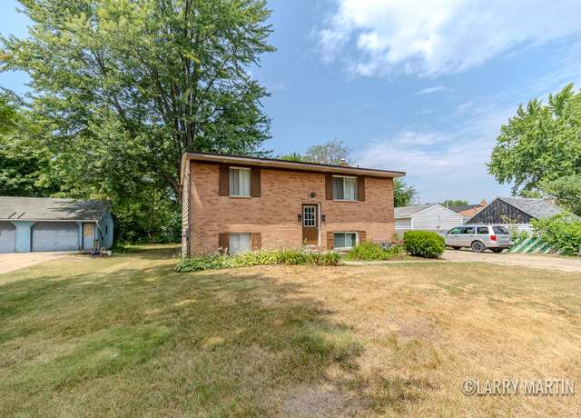 Property at 3607 Colby Ave SW, Wyoming, MI 49509, 4 beds, 2 baths