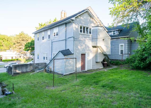 Property at 733 Lafayette Ave NE, Grand Rapids, MI 49503, 5 beds, 2 baths
