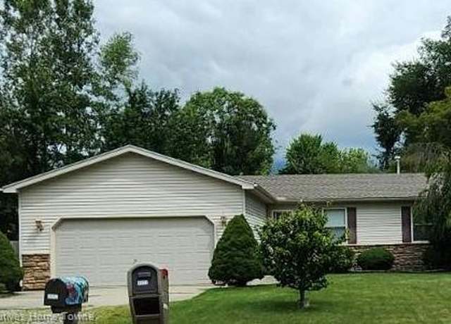 Property at 4692 Wildwood Ln, Kimball, MI 48074, 3 beds, 2 baths
