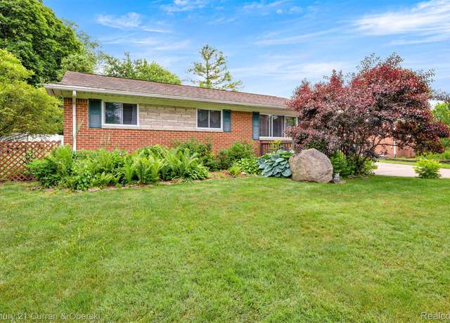 Property at 35740 Marrocco St, Clinton Township, MI 48035, 3 beds, 1.5 baths