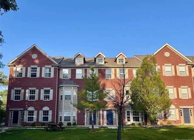 Property at 10880 Pardee Rd, Flat Rock, MI 48180, 4 beds, 3.5 baths
