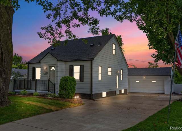 Property at 885 Hawthorne Ave, Ypsilanti, MI 48198, 3 beds, 2 baths