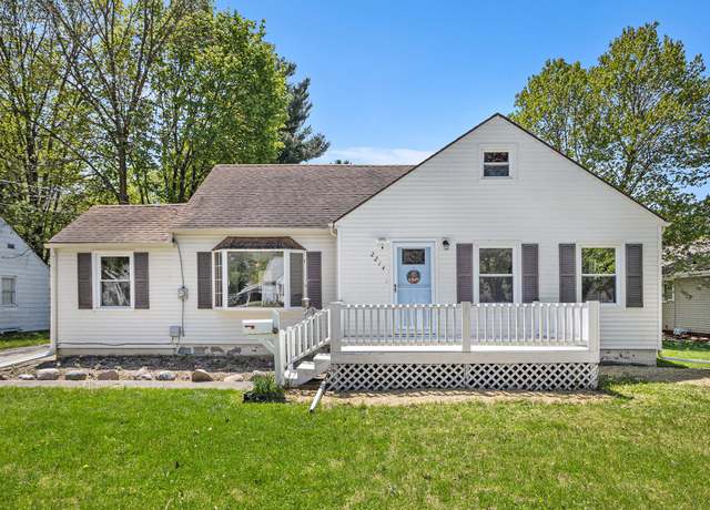 Property at 2214 Glendale Blvd, Kalamazoo, MI 49004, 3 beds, 1 bath