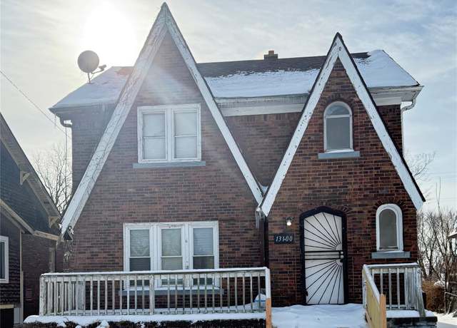 Property at 13100 Wilshire Dr, Detroit, MI 48213, 4 beds, 1 bath