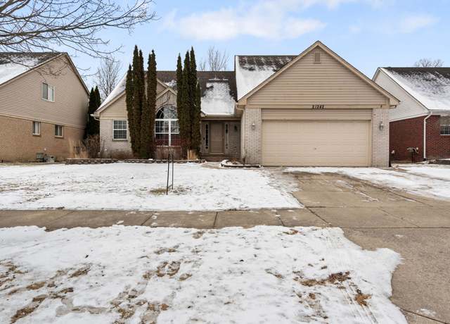 Property at 21242 Clear Creek Blvd, Clinton Twp, MI 48036, 3 beds, 2.5 baths