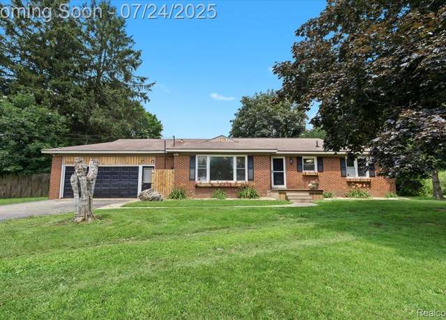 Property at 57934 Travis Rd, New Hudson, MI 48165, 3 beds, 2 baths
