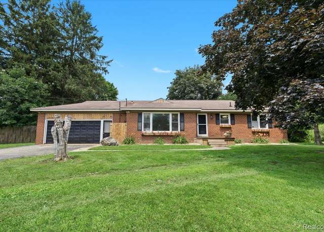 Property at 57934 Travis Rd, New Hudson, MI 48165, 3 beds, 2 baths