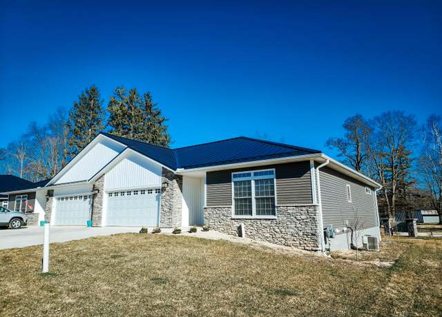 Property at 249 Glei Ct, Hillsdale, MI 49242, 3 beds, 3 baths